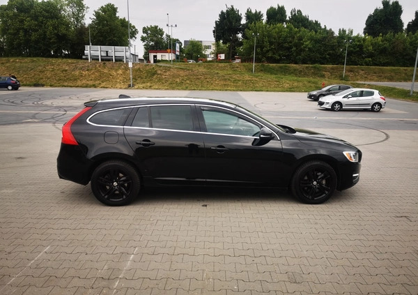 Volvo V60 cena 66999 przebieg: 163717, rok produkcji 2015 z Bełchatów małe 529